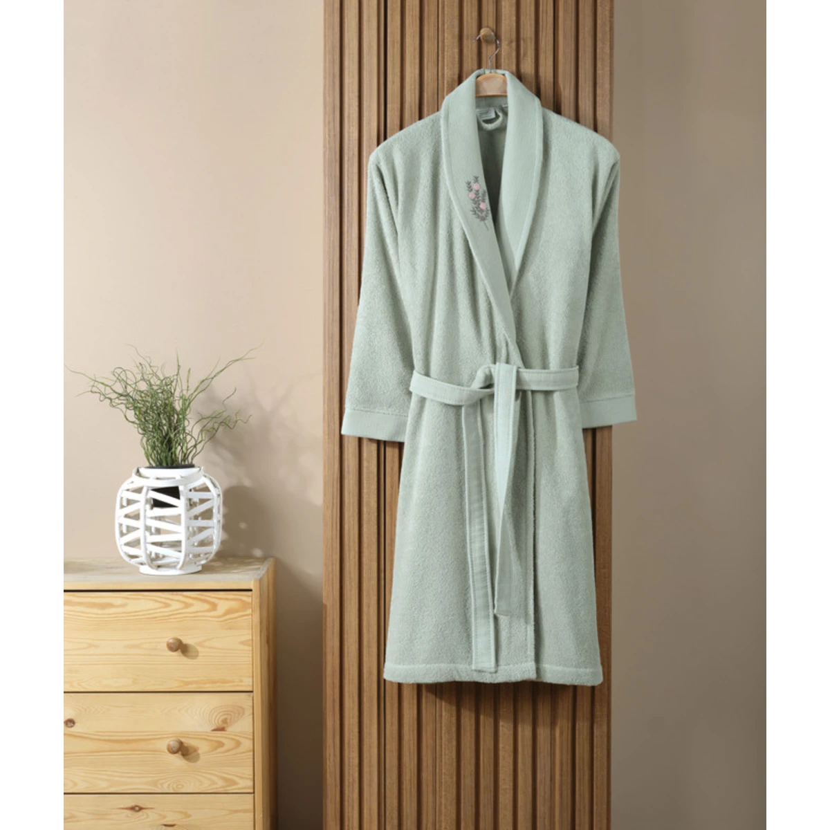 Manamo Tiny Rose Embroidered Bathrobe Cotton Cameo Green 2XL/3XL