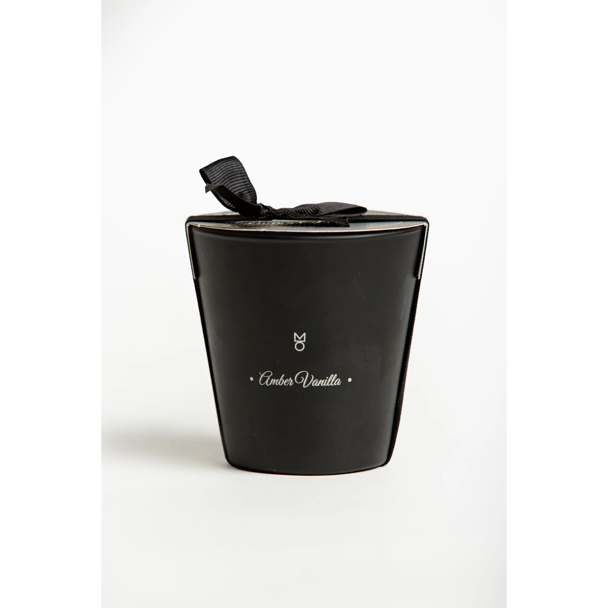 Manamo Amber Vanillla Candle  Black 160 gr