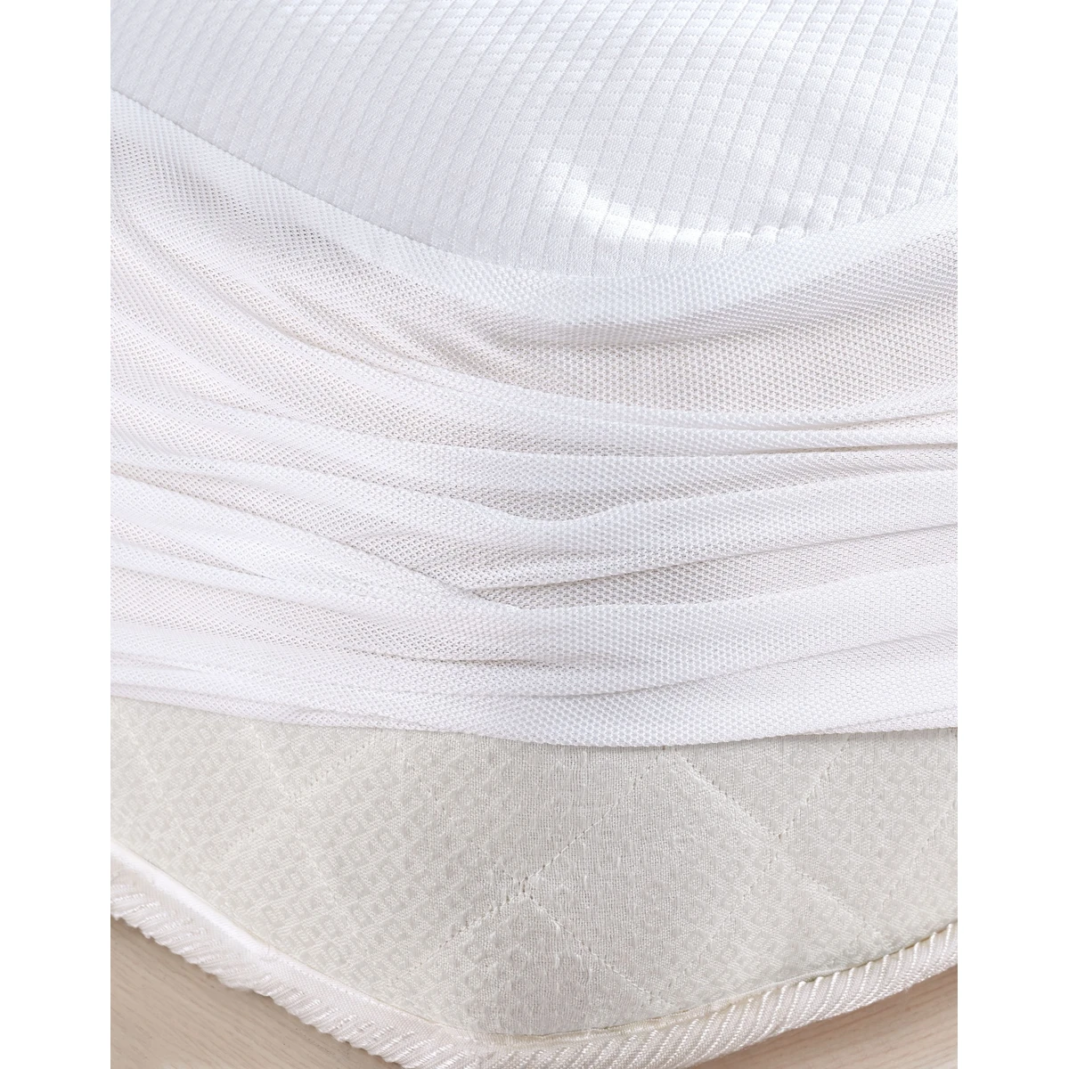 Manamo Diamond Waterproof Mattress Protector 180x200  