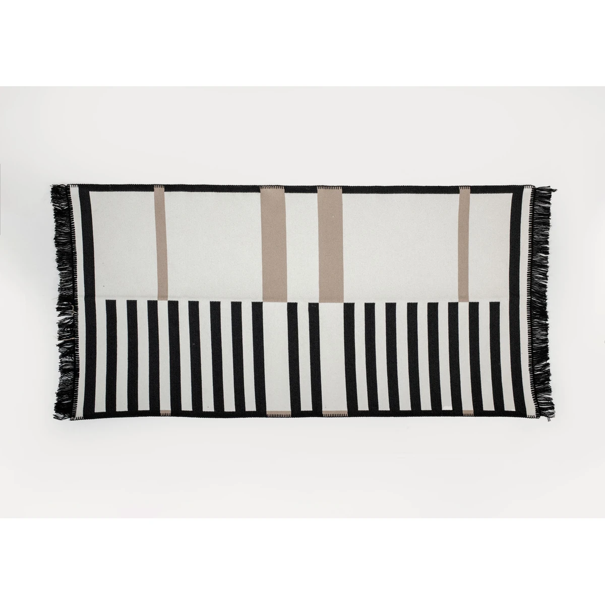 Manamo Urban Rhythm Carpet Acrylic Black/Ecru 80x150 cm